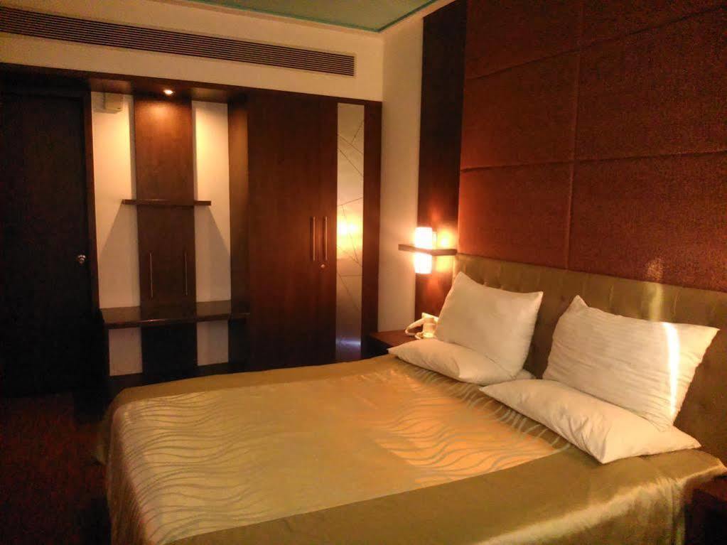 The Verda Saffron Hotel Mangalore Exterior photo